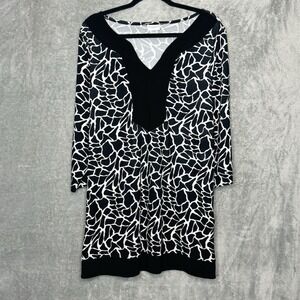 Jaclyn Smith 2X Shirt Top Black Geometric 3/4 Sleeve Split Round Neck Stretch